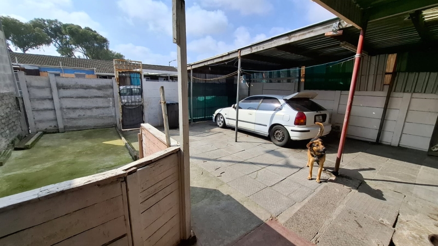 2 Bedroom Property for Sale in Lentegeur Western Cape